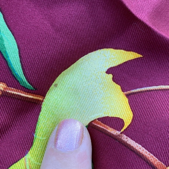Hermes game bird autumn fruit print silk Carre 90cm - Picture 7 of 7
